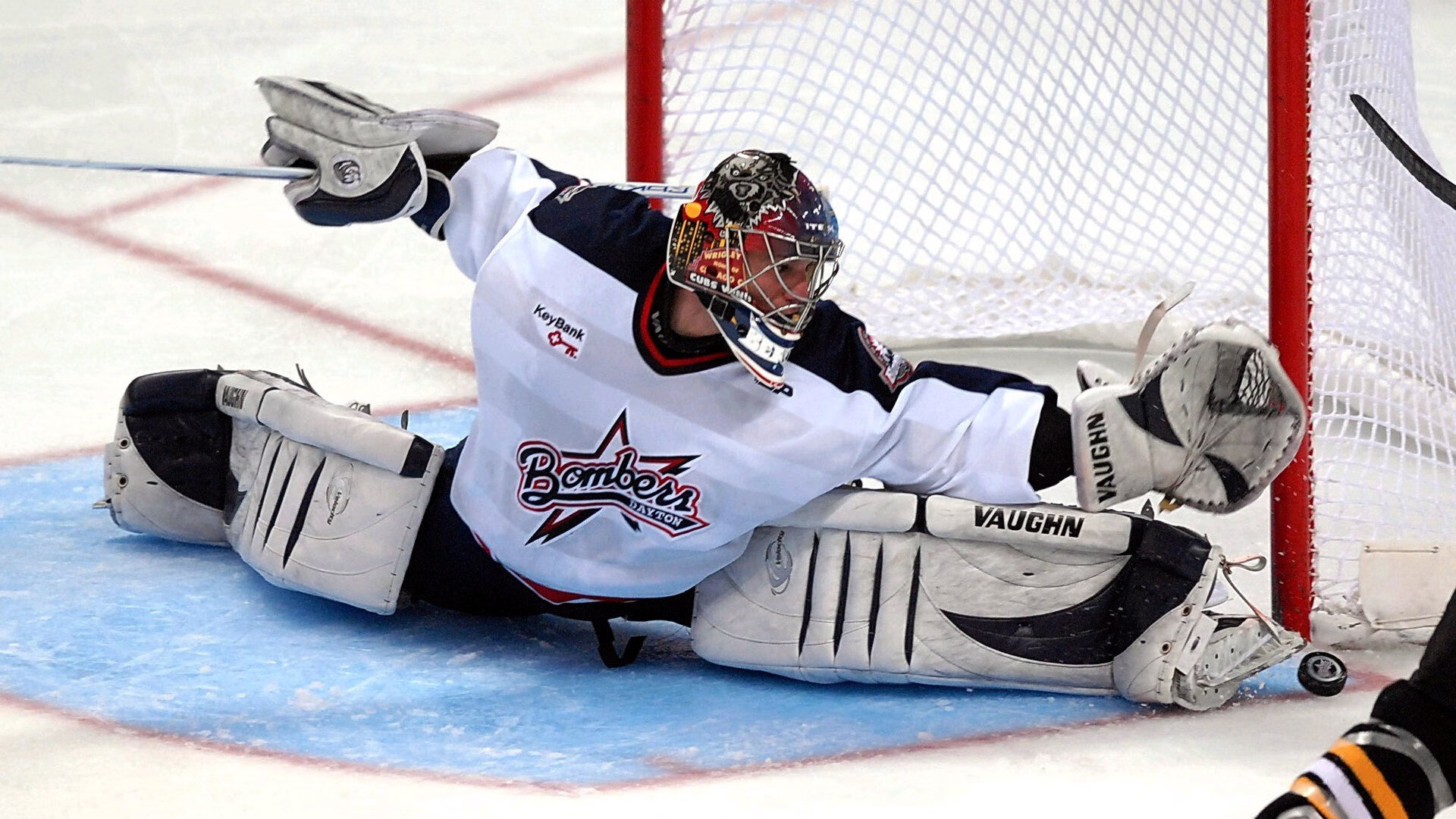 _城市之夜：夜间灯光网球赛点燃激情_，有没有夜光网球