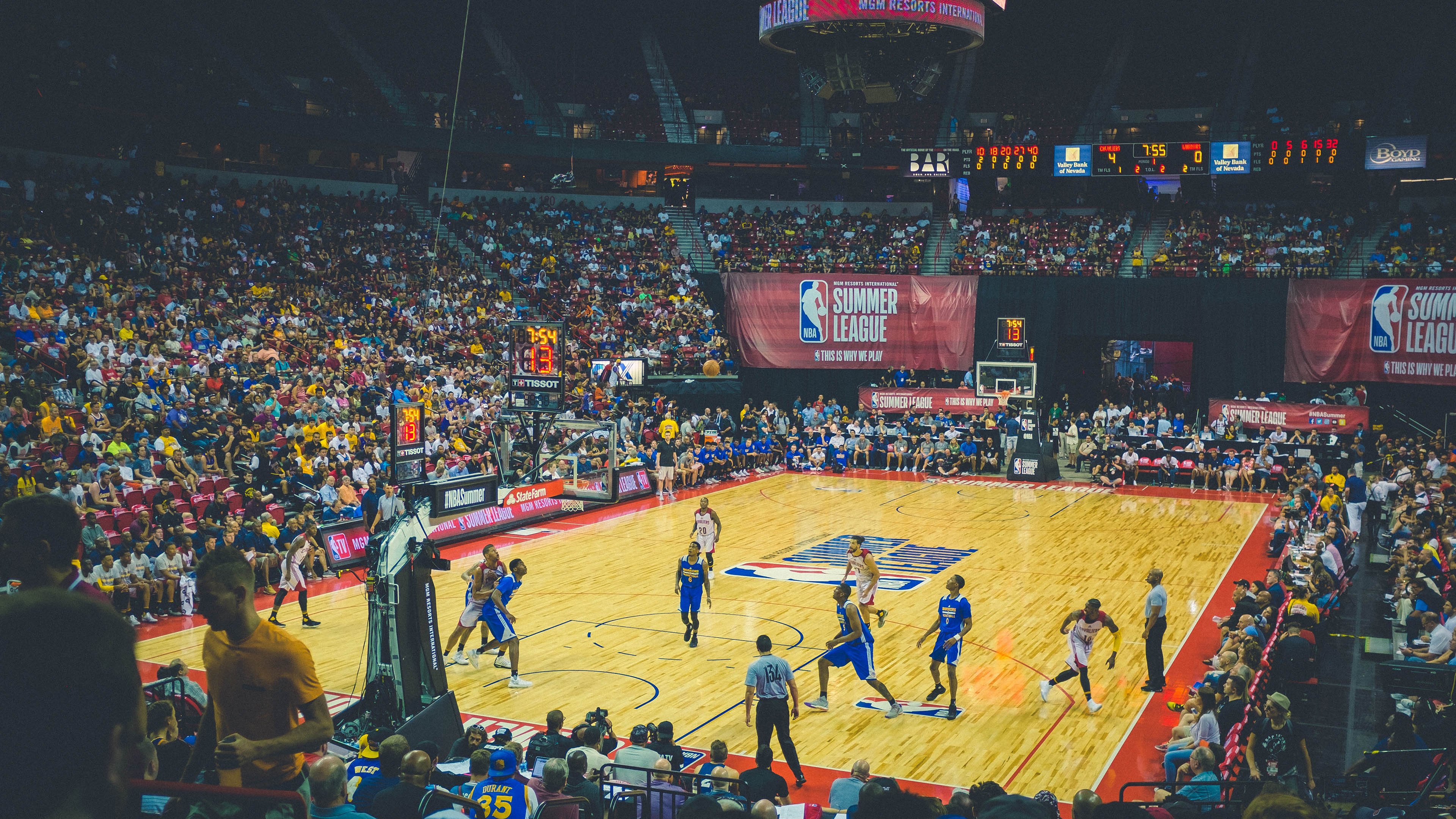 篮球项目助力贫困地区儿童健康成长,小学生乡村篮球队